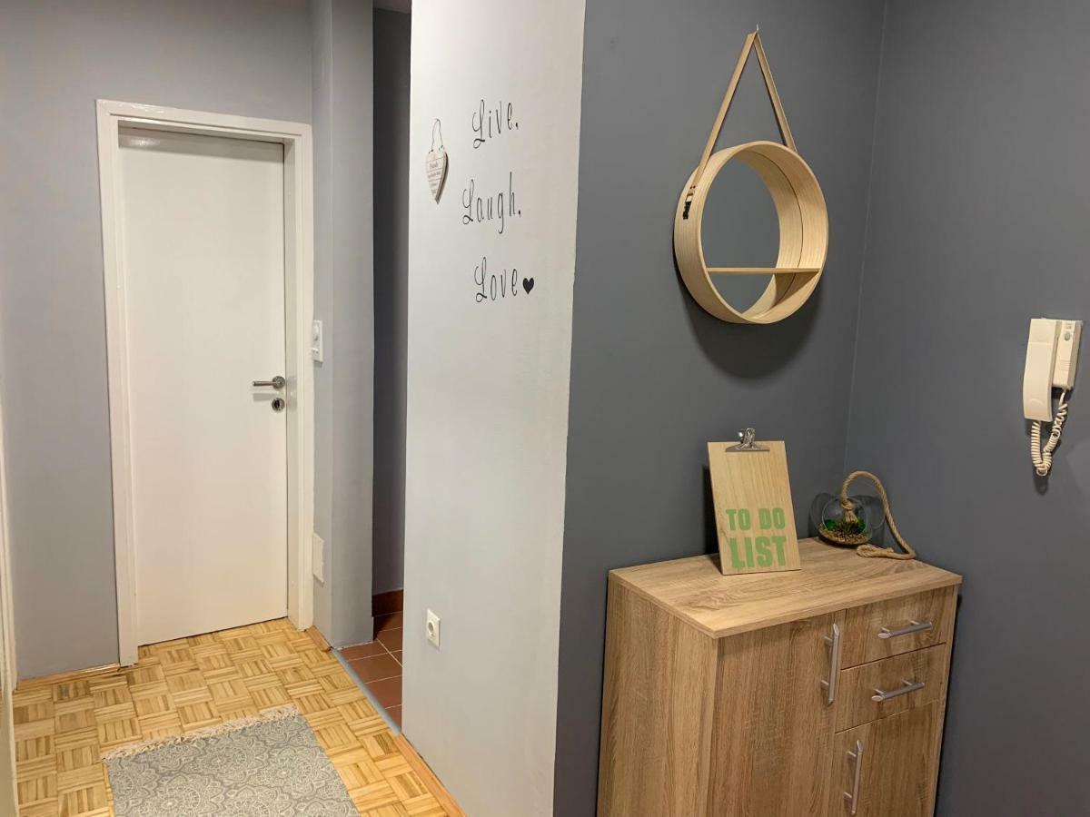 Apartment Teatar טוזלה מראה חיצוני תמונה